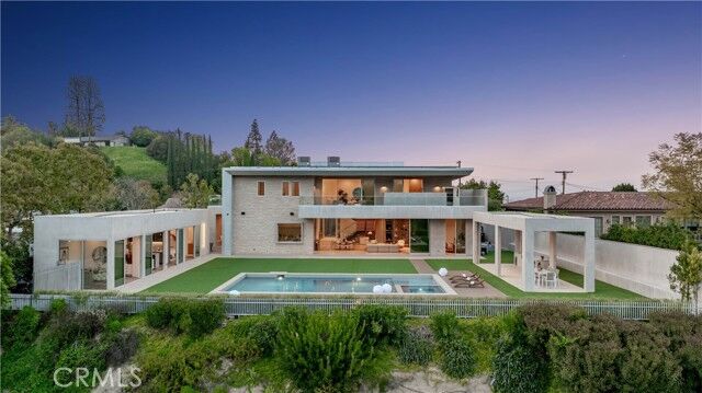 4442 Estrondo Drive, Encino